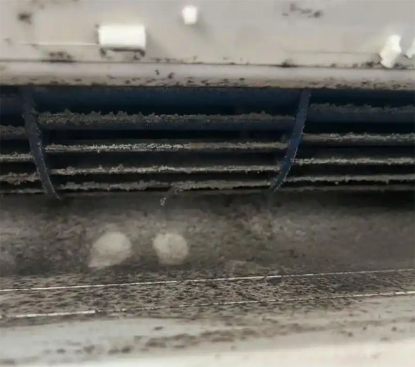 涿州空调吹的风有股烧焦味是怎么回事